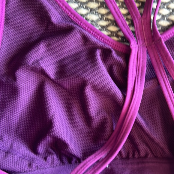 Nike Dri-Fit Criss Cross workout tank - Picture 3 of 5